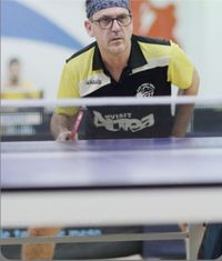 Chakor en Dharana jugando al Ping Pong